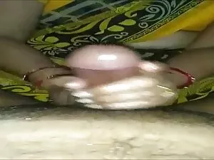 多かれ少なかれ素早く自然の中で見知らぬ人 ...