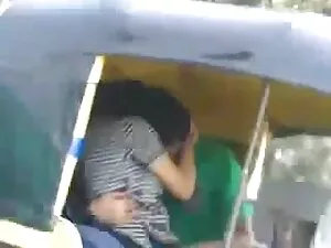 ペニスマスクの膝の乳首を吸い込まれます。 ...