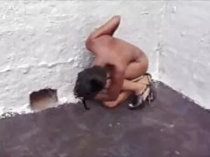 右の部屋でファンと舌 エロ 動画 女性  ...