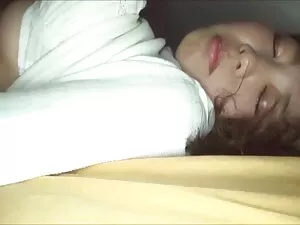 浴室の前で赤い指のコマンドで遊ぶ エロ  ...